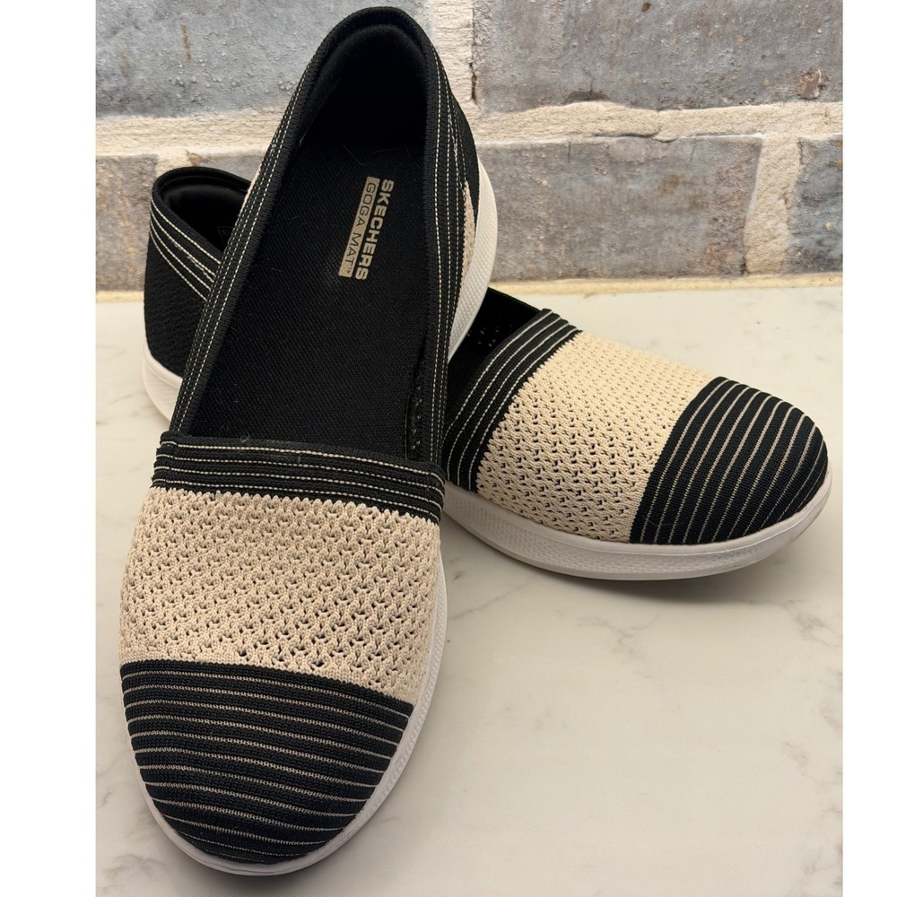 Skechers GoWalk Lite Women 8.5 Black Beige Striped Goga Mat Slip On Shoes 136322